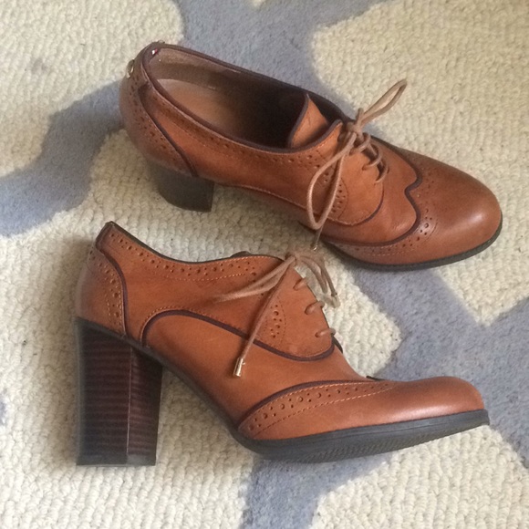 tommy hilfiger wingtip shoes